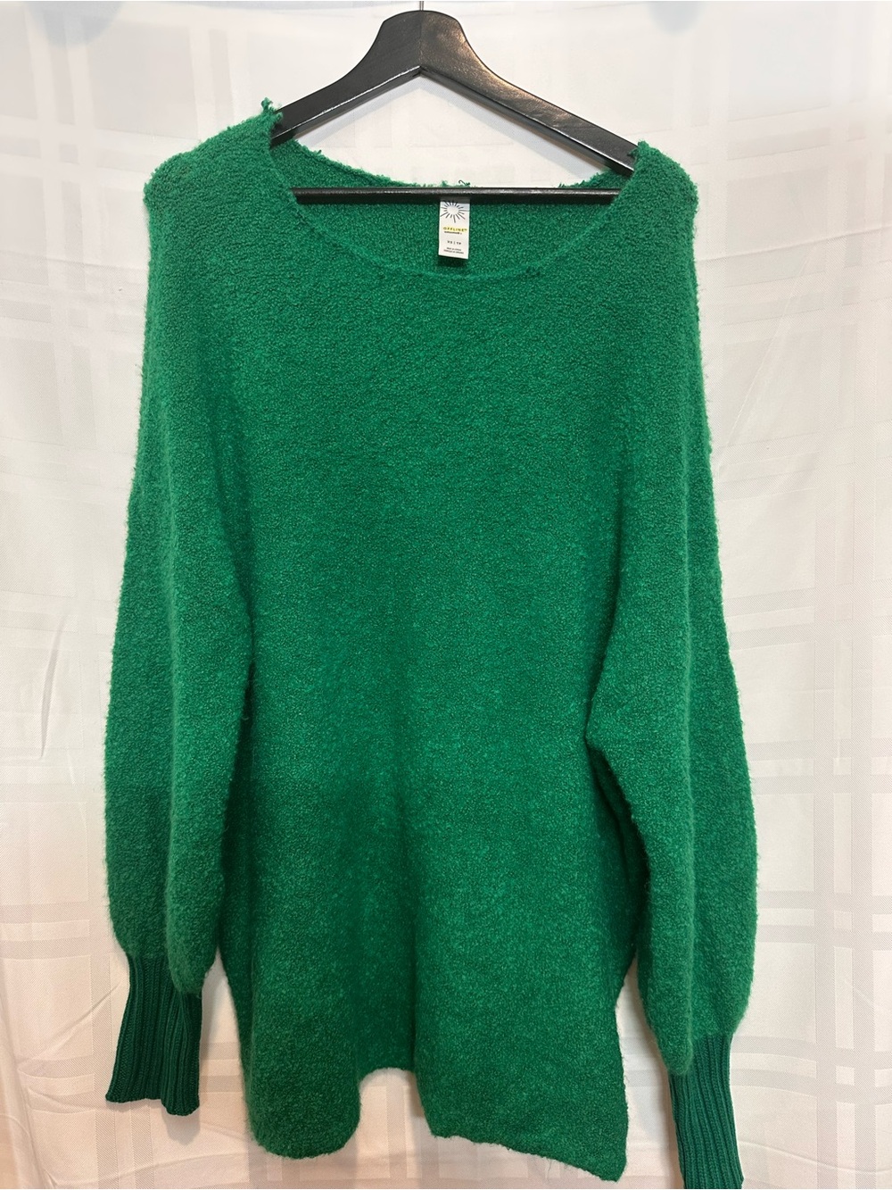 Custom Distressed Aerie Fuzzy
Slouchy Off-the-Shoulder
Sweater - Kelly Green